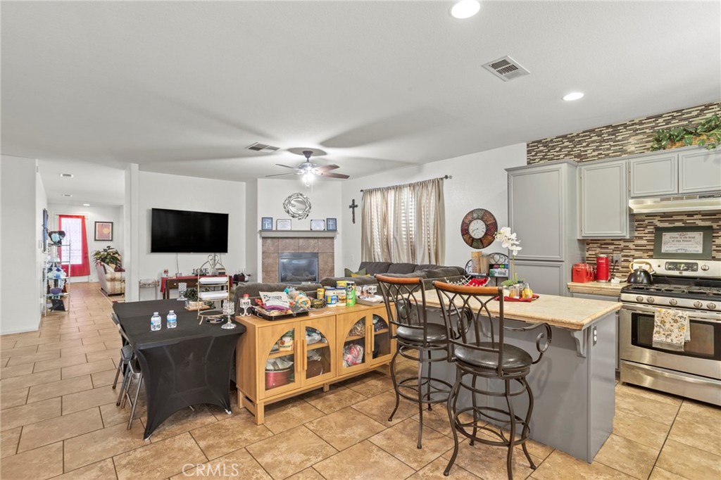 15081 Garibaldi Street Property Photo 11