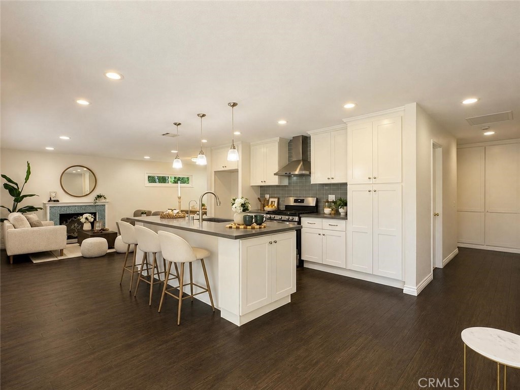 15542 Rolling Ridge Property Photo 8