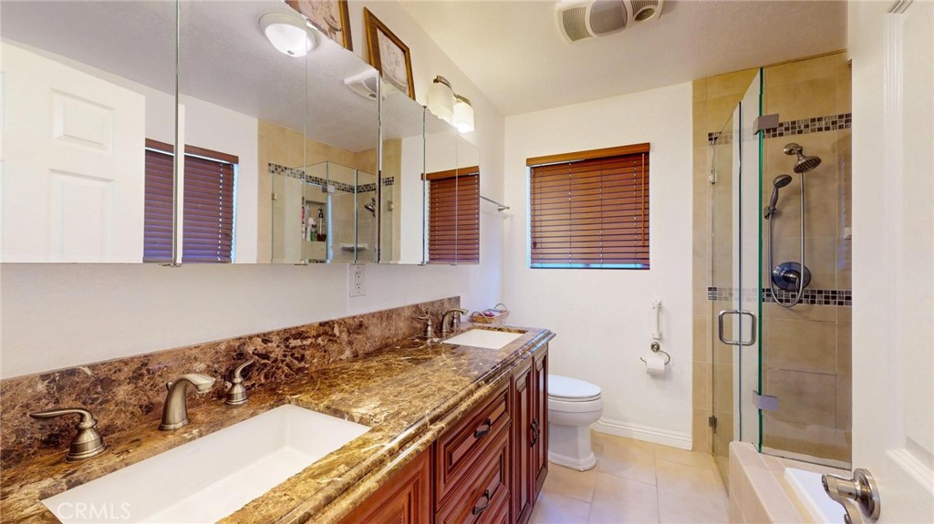 826 E Penrod Drive Property Photo 9