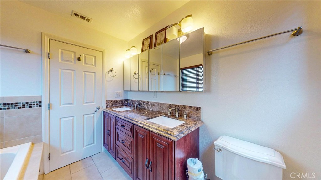 826 E Penrod Drive Property Photo 10
