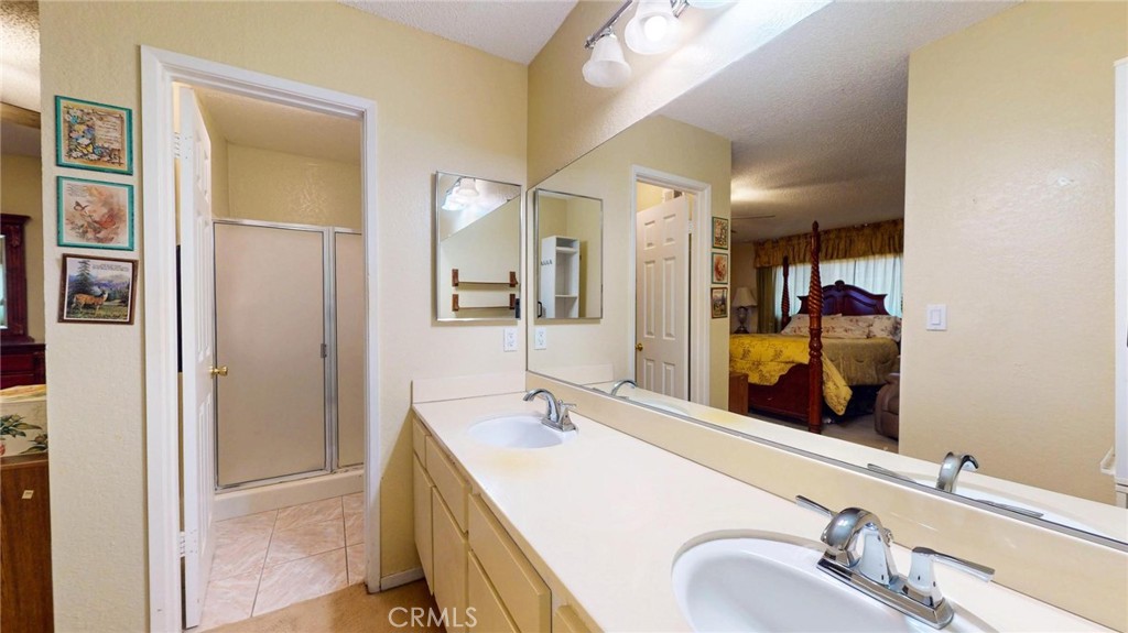 826 E Penrod Drive Property Photo 14