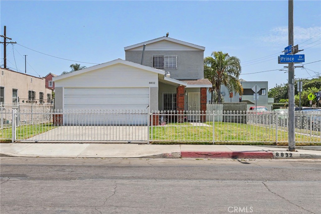 8832 Prince Property Photo 2