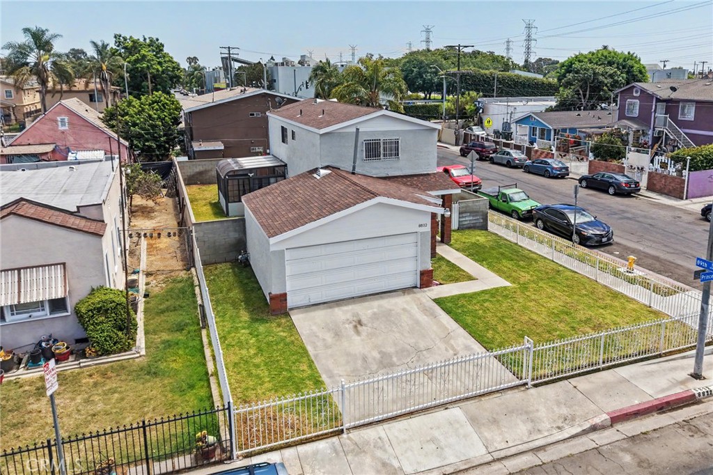 8832 Prince Property Photo 7