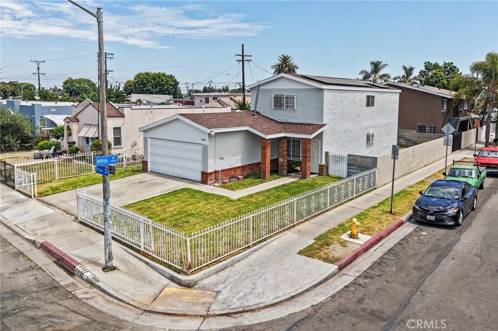 8832 Prince Property Photo 8