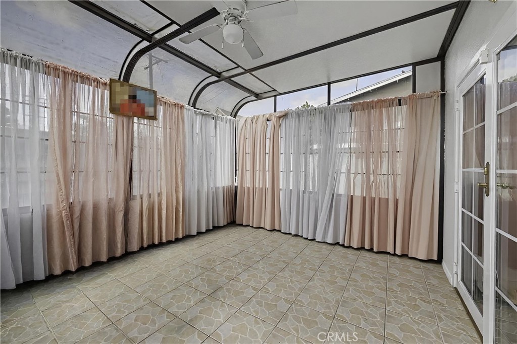 8832 Prince Property Photo 12