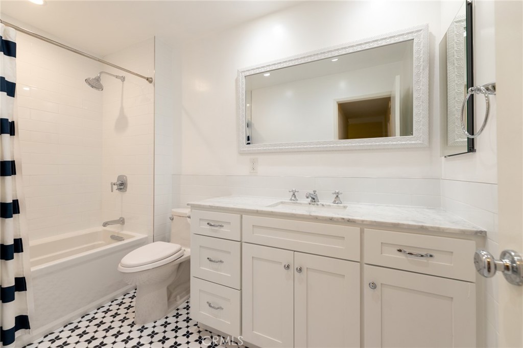 28009 Ridgebluff Court Property Photo 2