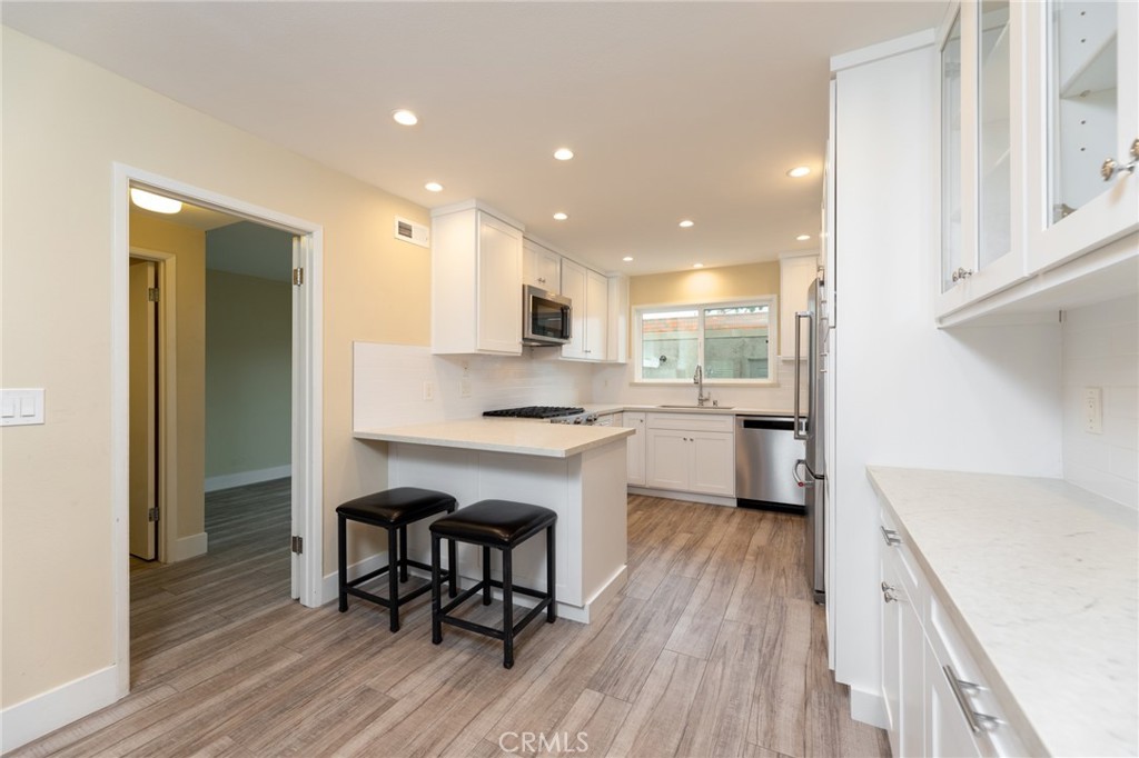 28009 Ridgebluff Court Property Photo 13