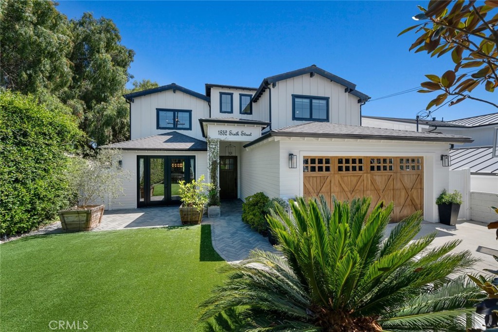 1852 6th Street Property Photo 1