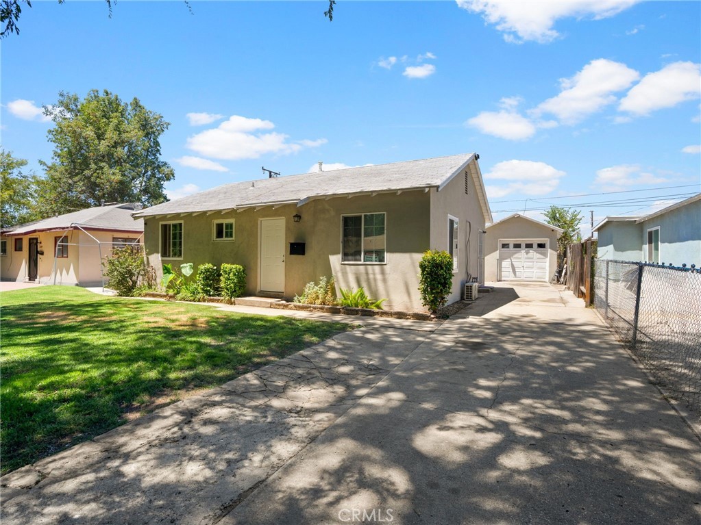 2404 Roxbury Dr Property Photo 2