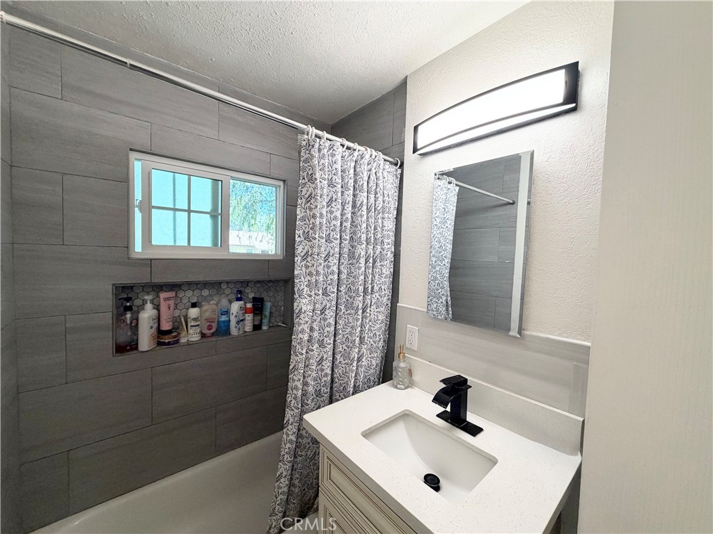 2404 Roxbury Dr Property Photo 8