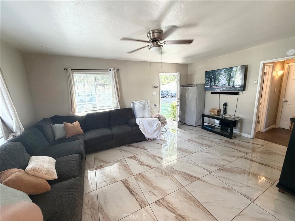 2404 Roxbury Dr Property Photo 12