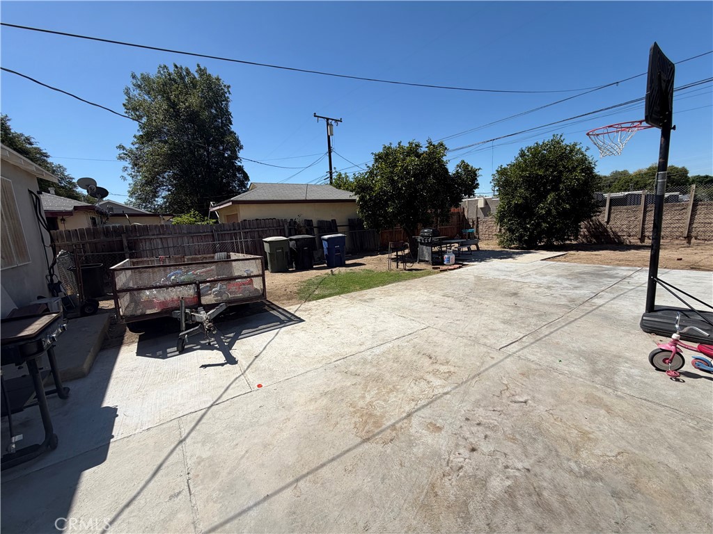 2404 Roxbury Dr Property Photo 21