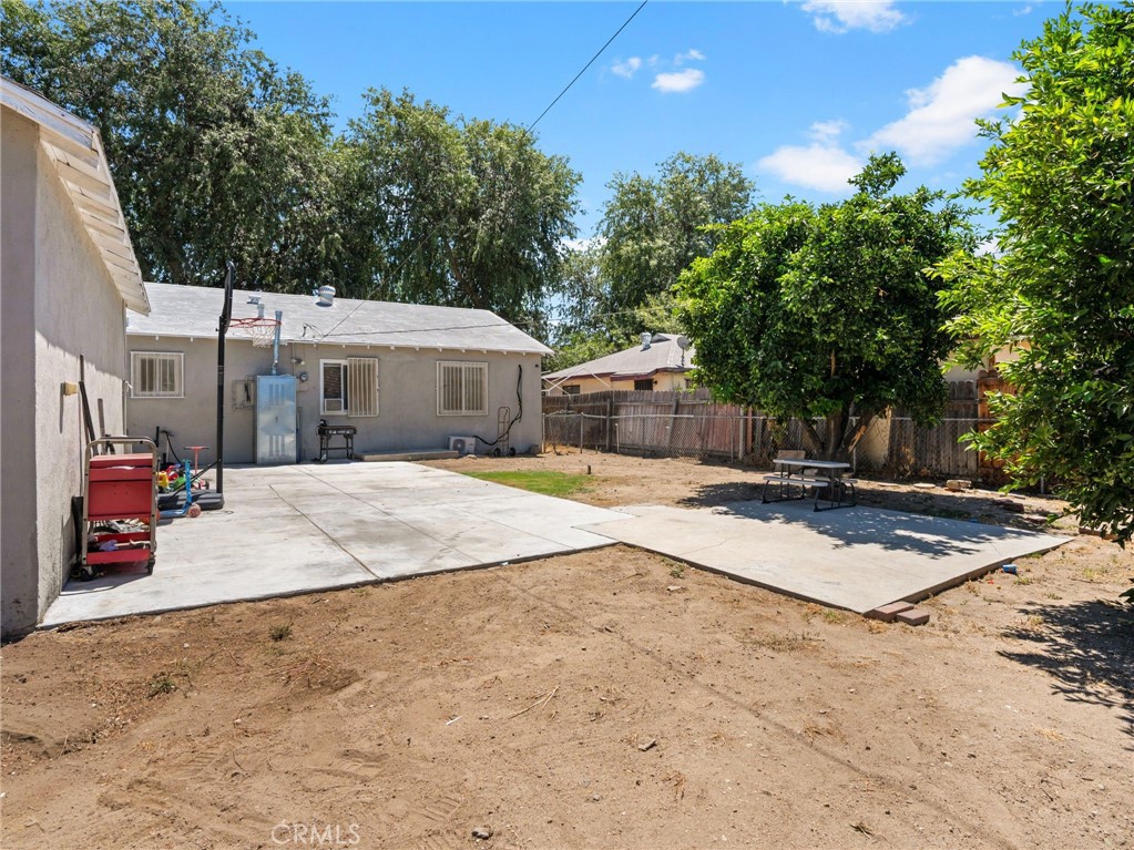 2404 Roxbury Dr Property Photo 23