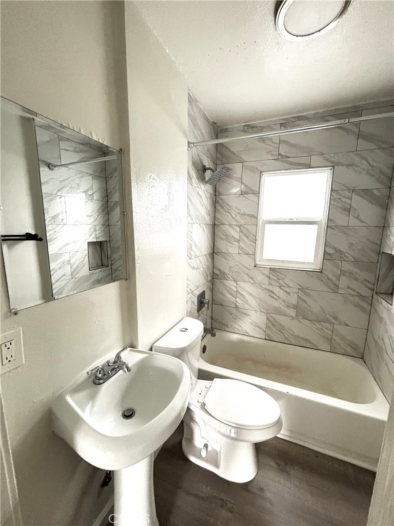 1457 W 52nd Property Photo 17