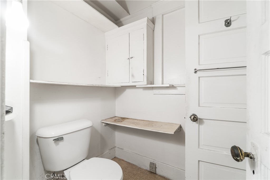 1430 W 51st Property Photo 28