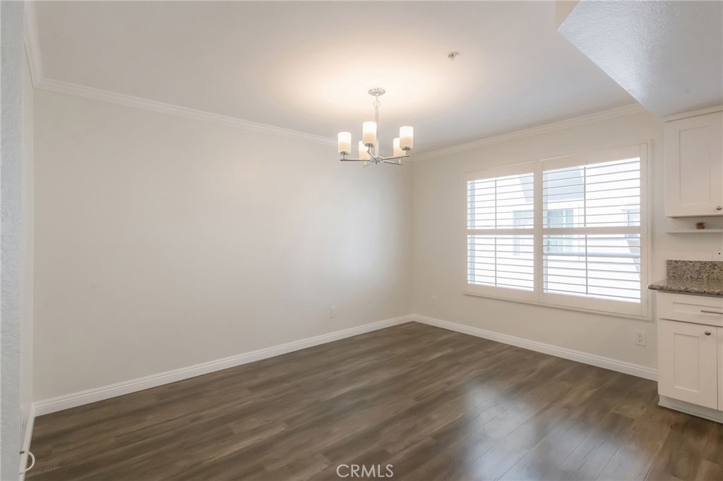 1325 #d E Grand Property Photo 12