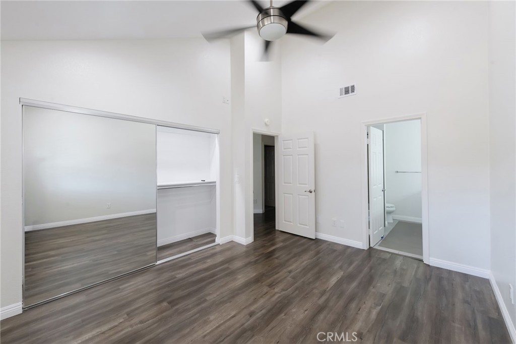 1325 #d E Grand Property Photo 18