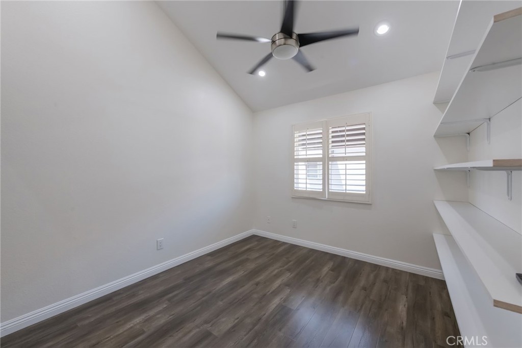 1325 #d E Grand Property Photo 25