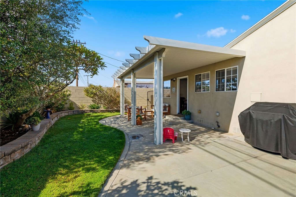 14115 Judah Avenue Property Photo 4