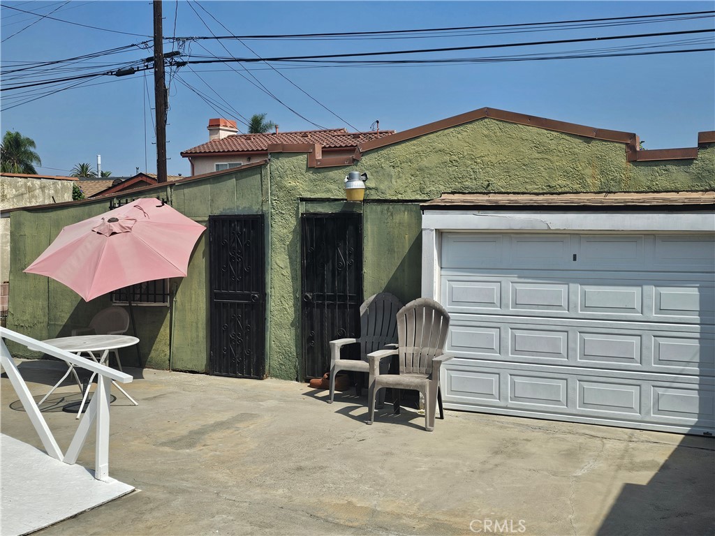 1939 W 79th Property Photo 11