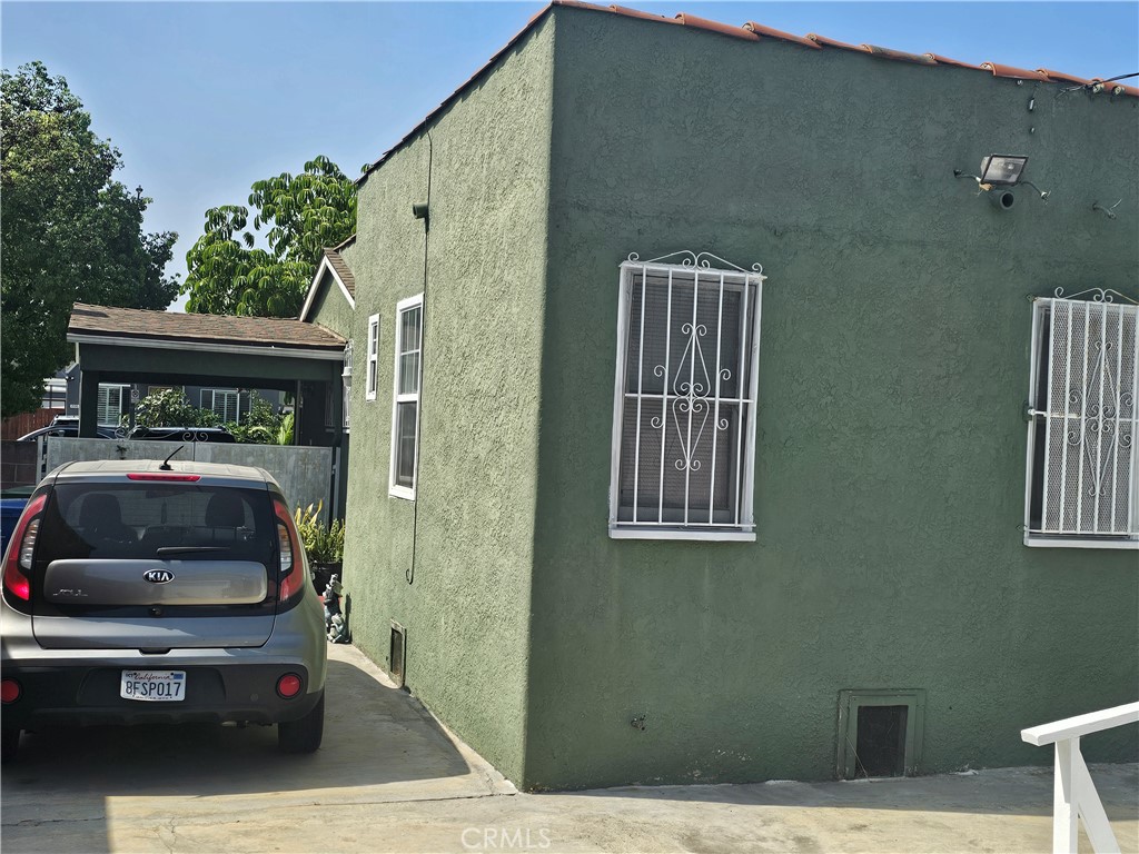1939 W 79th Property Photo 13