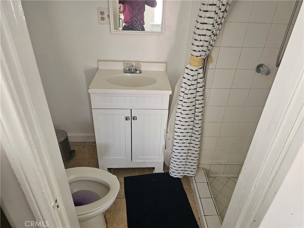 1939 W 79th Property Photo 44