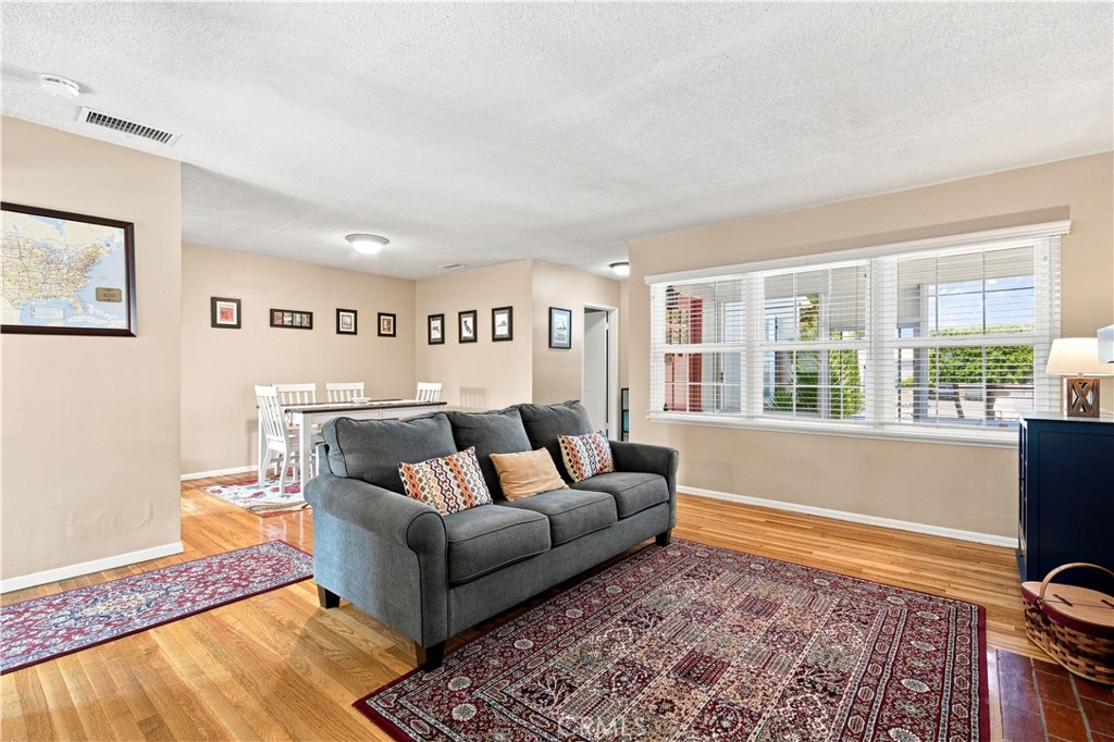 11804 Wilkie Property Photo 3