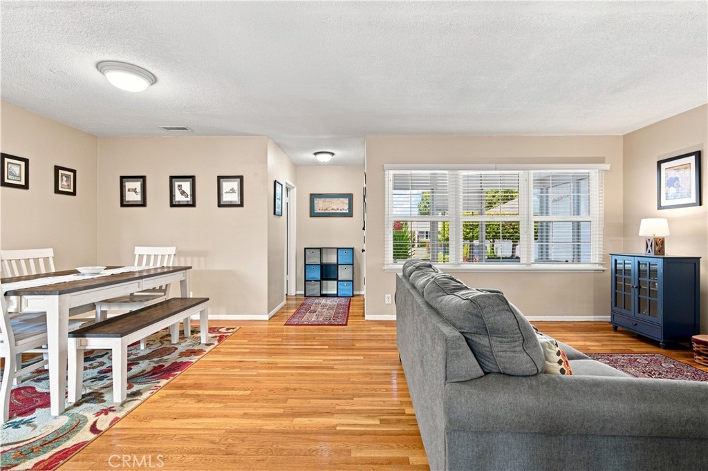 11804 Wilkie Property Photo 4