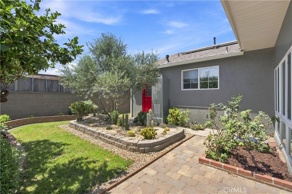 11804 Wilkie Property Photo 22