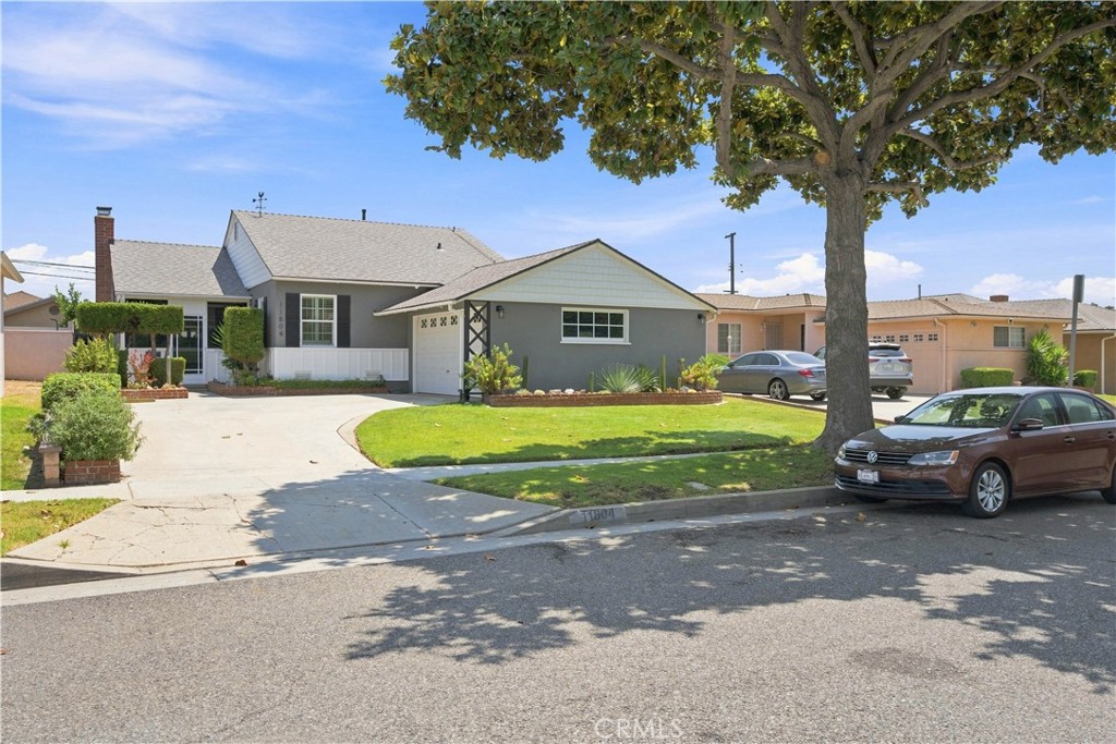 11804 Wilkie Property Photo 28