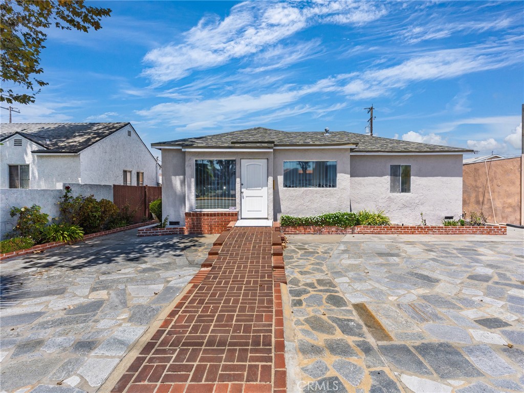 4307 Redondo Beach Boulevard Property Photo 2