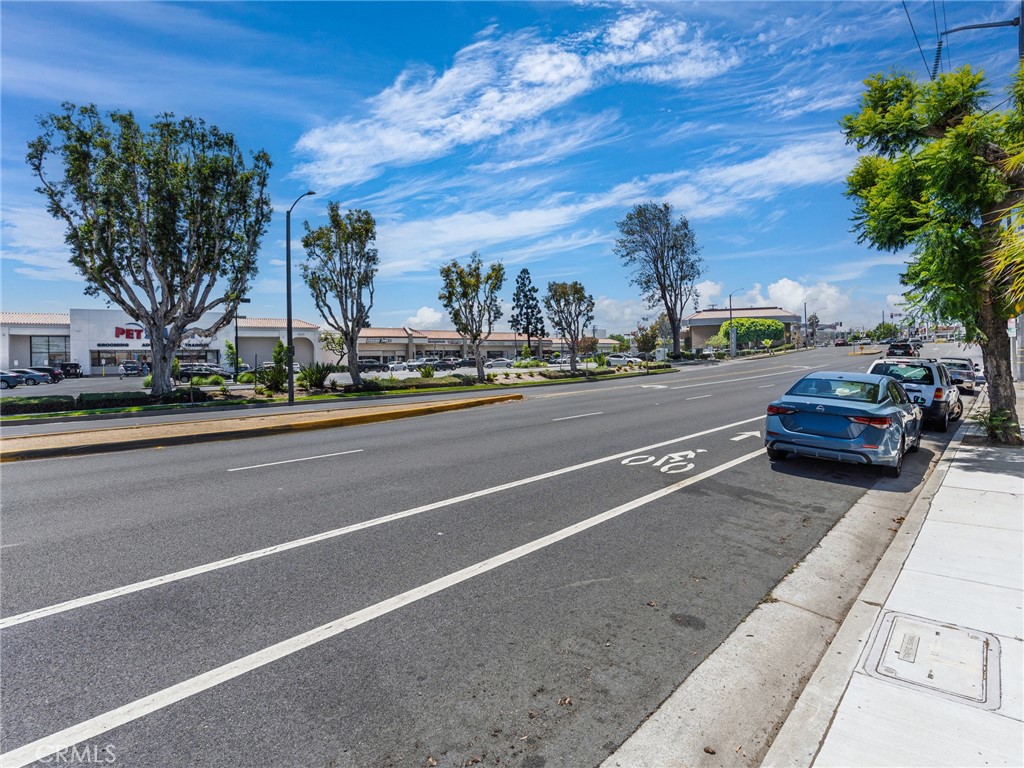 4307 Redondo Beach Boulevard Property Photo 3