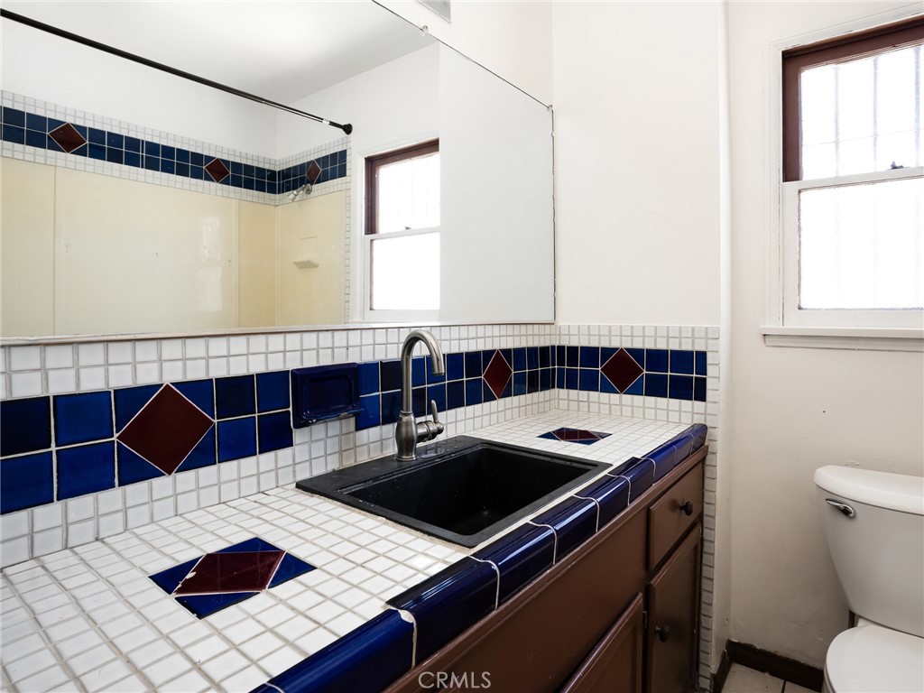 4307 Redondo Beach Boulevard Property Photo 13
