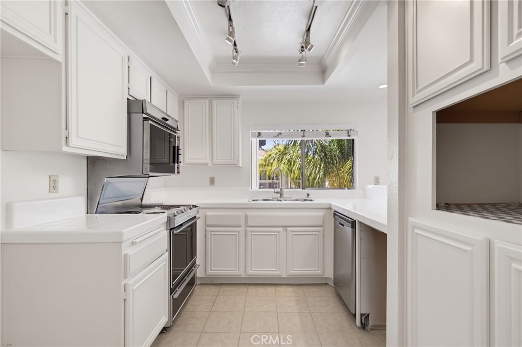 1833 Caddington Drive 70 Property Photo 12