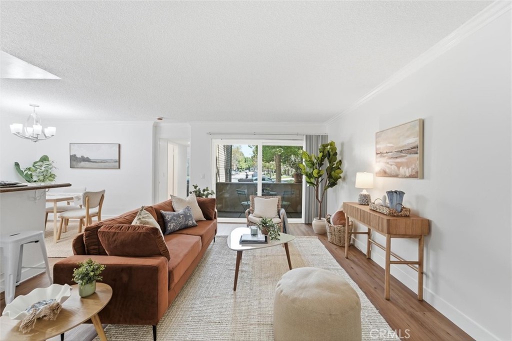 3859 Thorncroft Lane E Property Photo 2