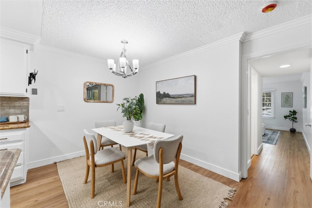 3859 Thorncroft Lane E Property Photo 14