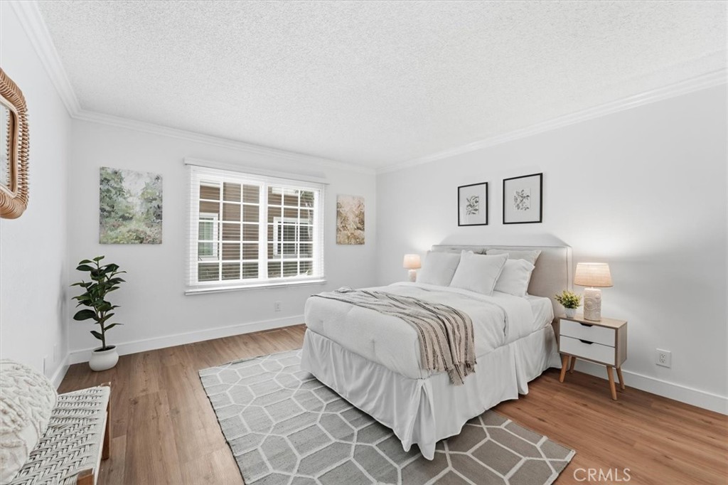 3859 Thorncroft Lane E Property Photo 20