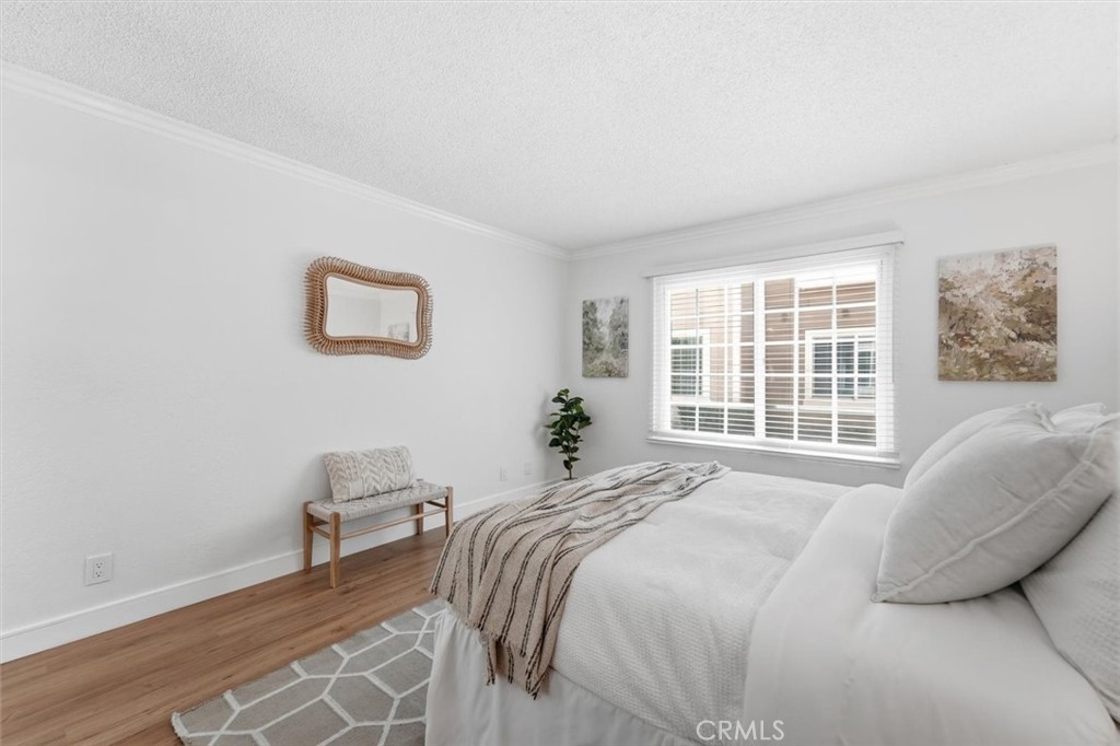 3859 Thorncroft Lane E Property Photo 23