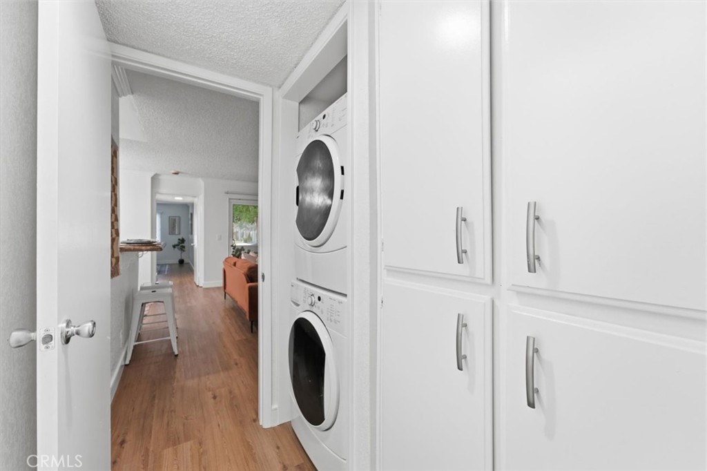 3859 Thorncroft Lane E Property Photo 26