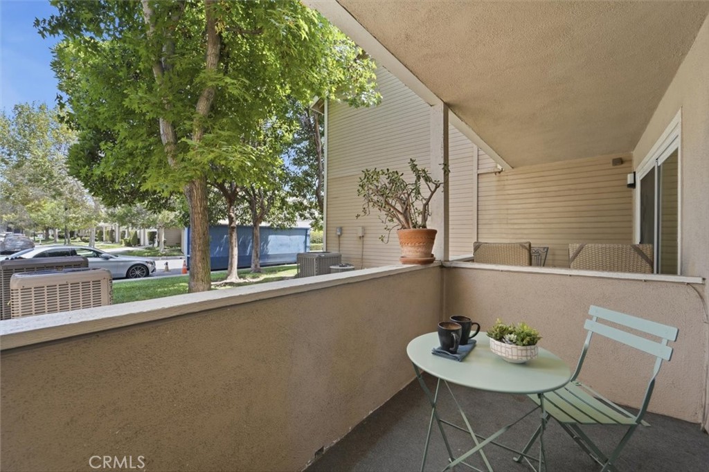 3859 Thorncroft Lane E Property Photo 27