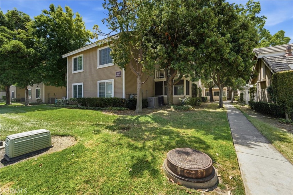 3859 Thorncroft Lane E Property Photo 29