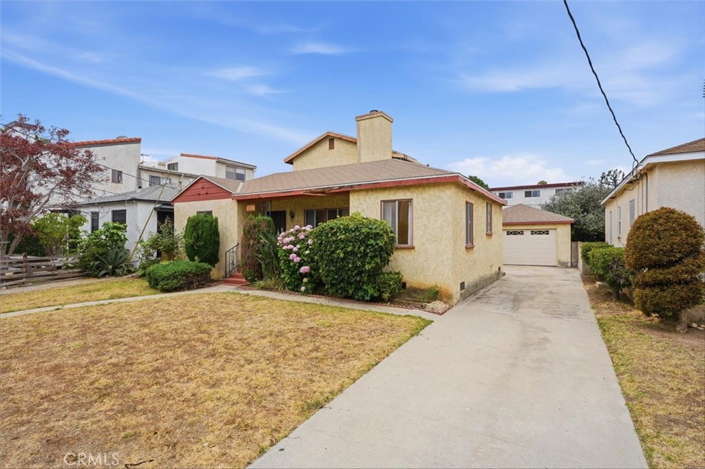 3755 S Bentley Property Photo 6