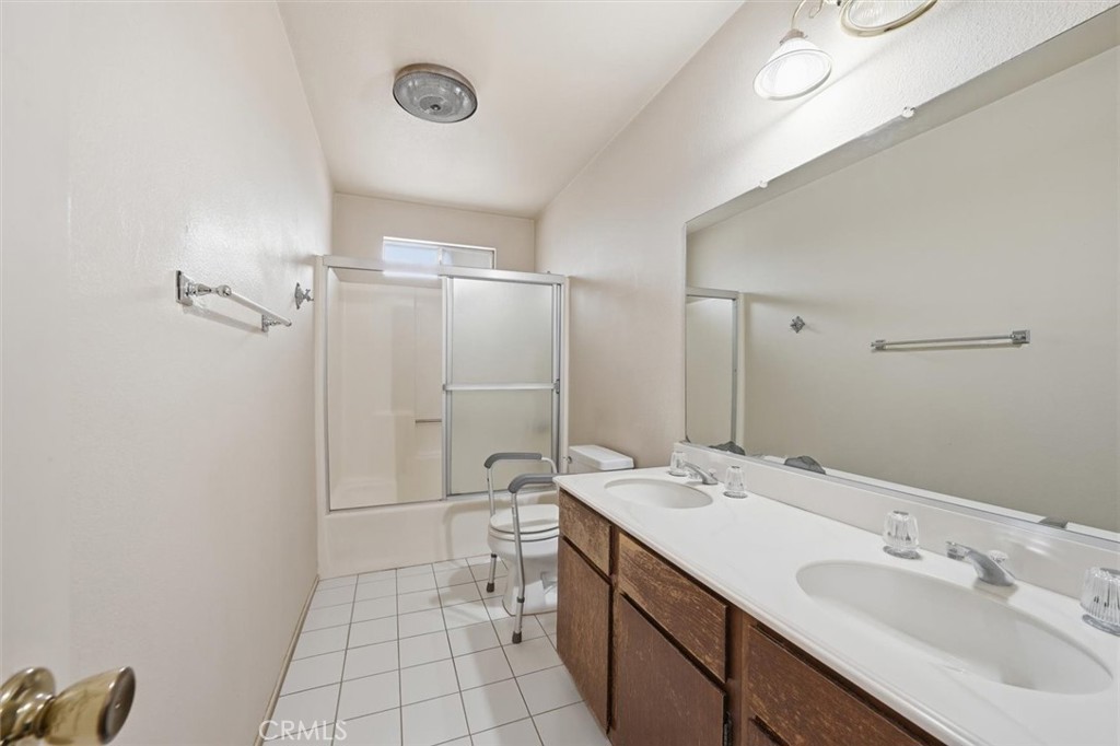 3755 S Bentley Property Photo 43
