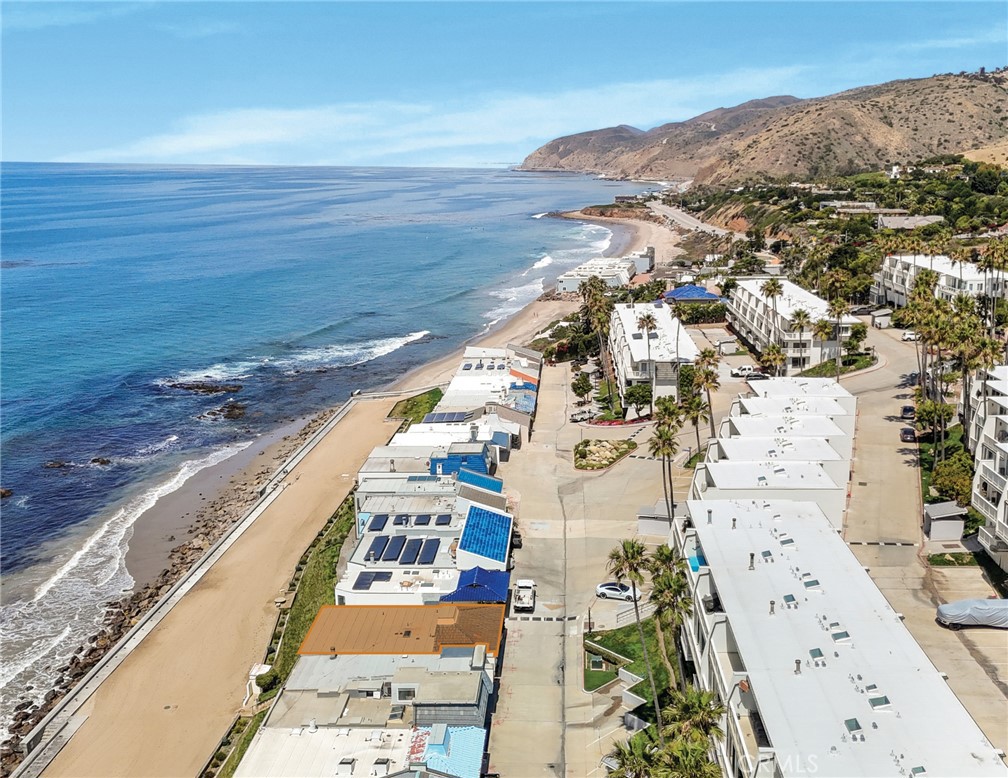 11914 Beach Club Way Property Photo 4