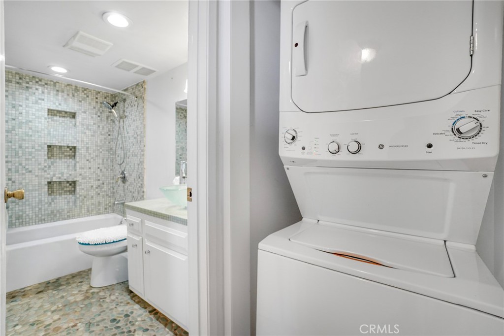 11914 Beach Club Way Property Photo 36