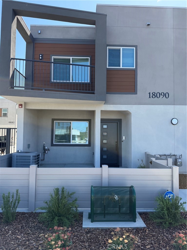 18090 PRAIRIE Avenue 101 Property Photo 1