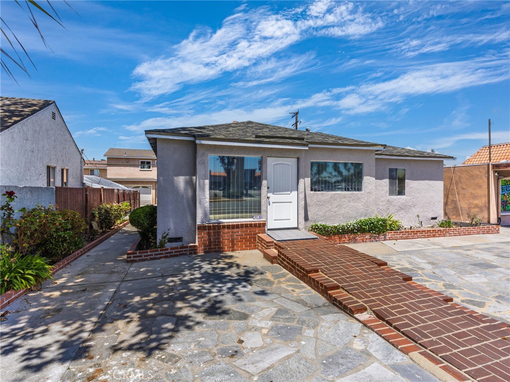 4307 Redondo Beach Boulevard Property Photo 2