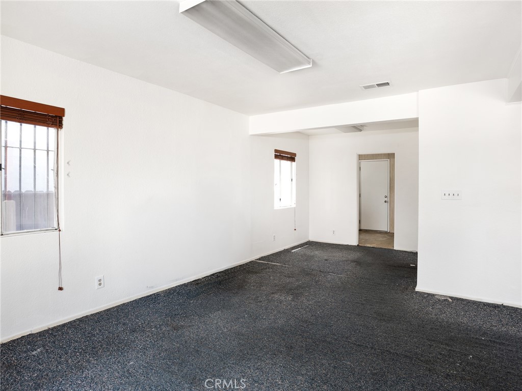 4307 Redondo Beach Boulevard Property Photo 4
