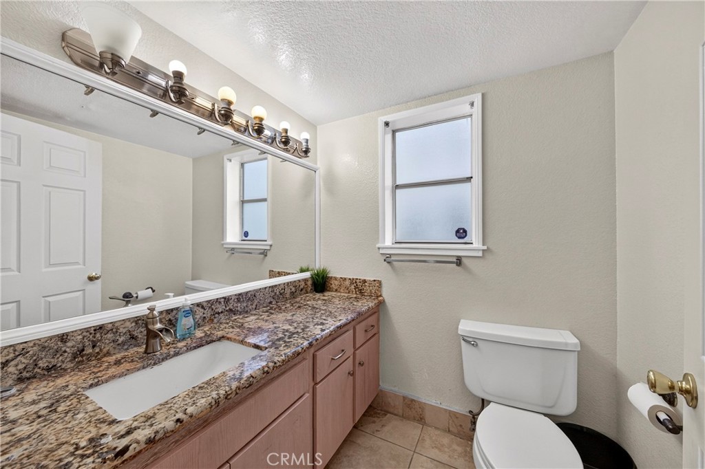 321 W. Queen St. Unit 8 Property Photo 17