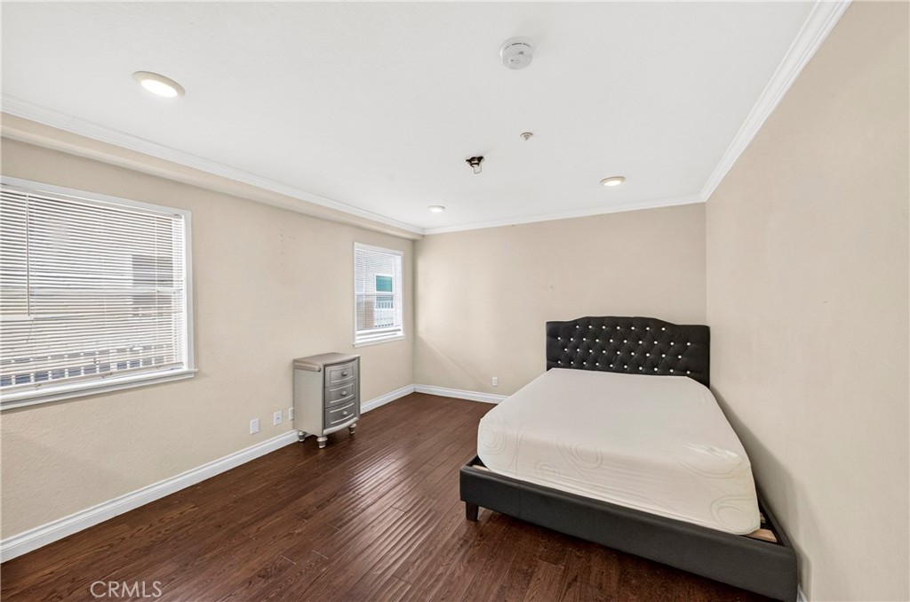 321 W. Queen St. Unit 8 Property Photo 18
